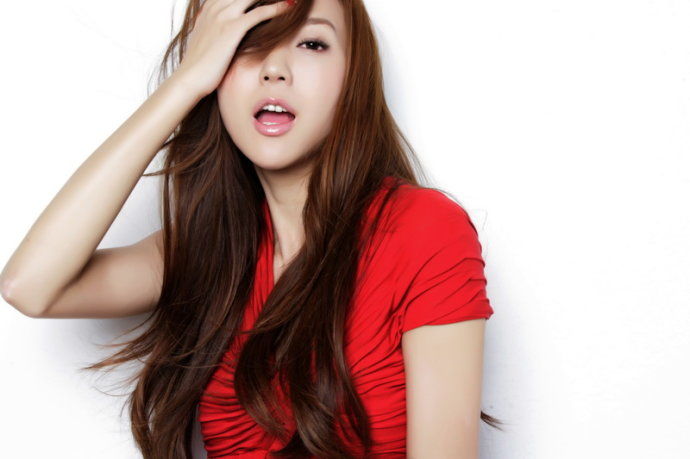 Zhou_Wei_Tong_Red_2