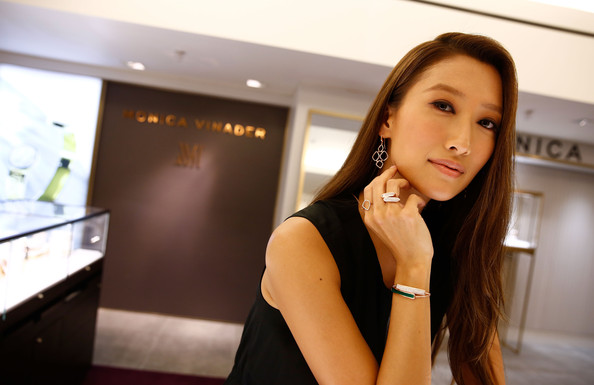 Jennifer-Tse-Meets-Monica-Vinader-Harrods-ojM-0v1ovkcl